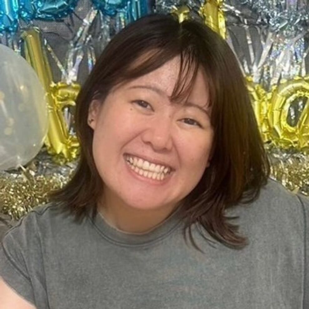 白ベージュ　シンプル　洋服　インスタグラム投稿　正方形 (1)